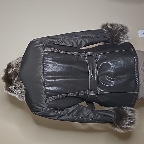 Danier Leather/Fabric/Real Fur Jacket - Picture 10 of 15